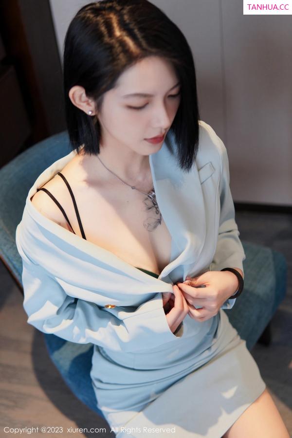   [XiuRen]高清写真图 2023.06.09 No.6885 乔一一 丝袜美腿第22张图片